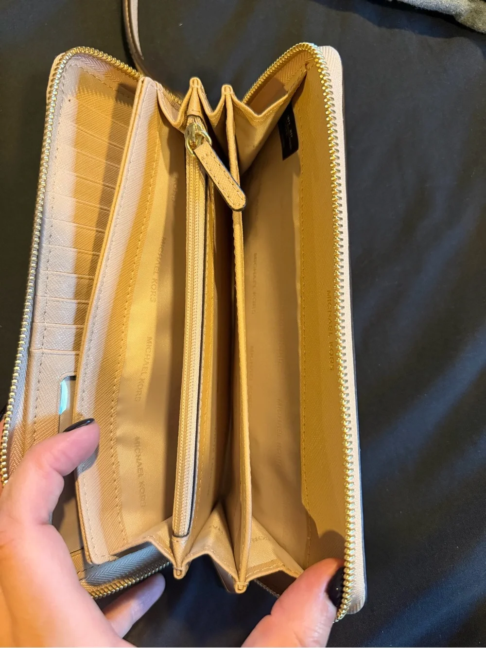 Michael Kors Light Beige Jet Set Continental Wallet